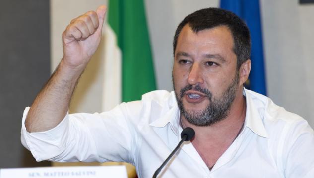 Salvini schiaffoni