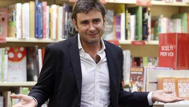 Alessandro Di Battista è «annoiato» dalle Ong: «In Italia ci sono altri problemi»