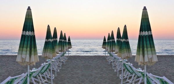 Bari, stabilimento balneare rifiuta l’ingresso in spiaggia a 13 malati di Aids