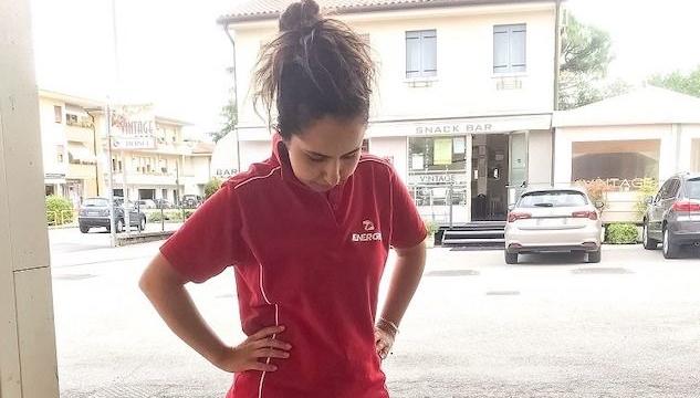 Treviso, benzinaia aggredita e insultata mentre nessuno interviene: «Tornatene in Marocco»