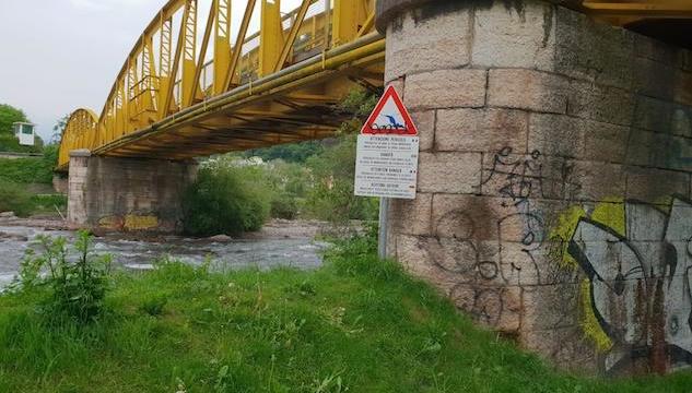 La 15enne di Bolzano che aveva accusato di stupro due migranti ora confessa: «Ho inventato tutto»