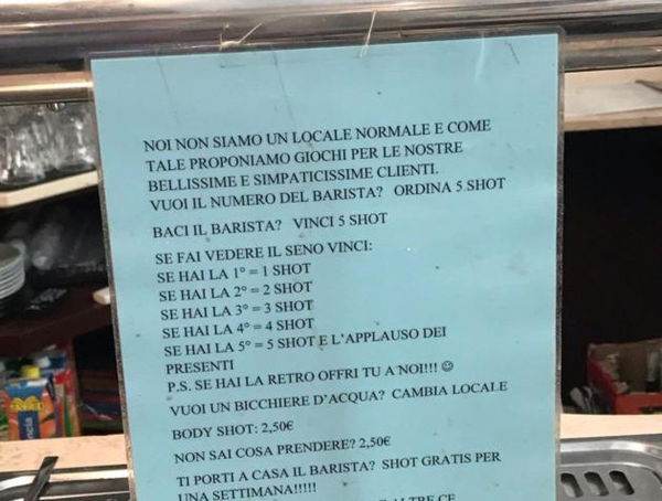 Polemica in un bar di Treviso per il cartello: «Se fai vedere il seno, vinci shot a seconda della taglia»