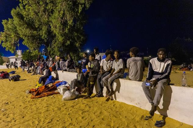 Tripoli, il governo di Fayez Sarraj starebbe valutando la chiusura dei centri di detenzione migranti