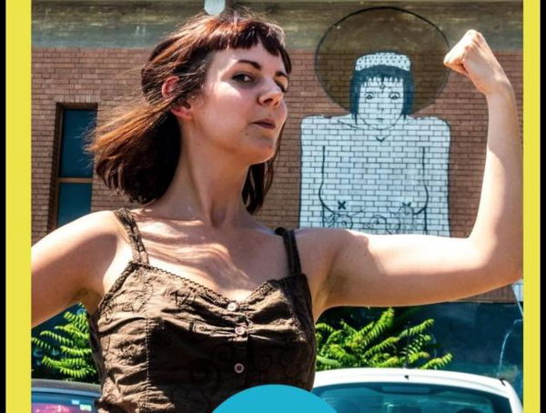 L’ideatrice del #freenipplesday risponde a Libero che l’aveva invitata a imbarcarsi con Carola Rackete