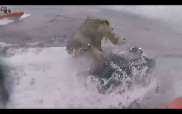 L’inseguimento del sottomarino da parte della Us Guard Coast