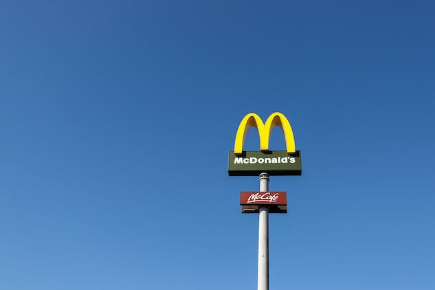 Il McDonald’s Austriaco promuove un panino mediterraneo: «Hey mafioso!»