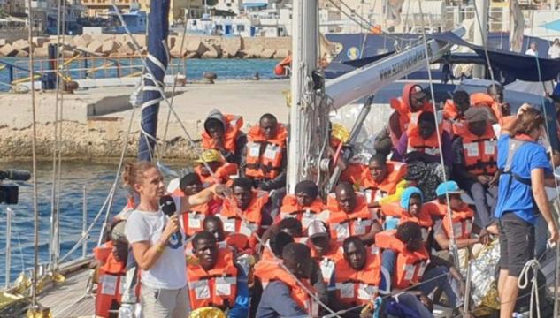 nave Alex a Lampedusa