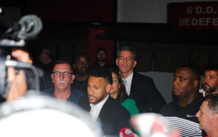 Cadono le accuse di stupro per Neymar article-post