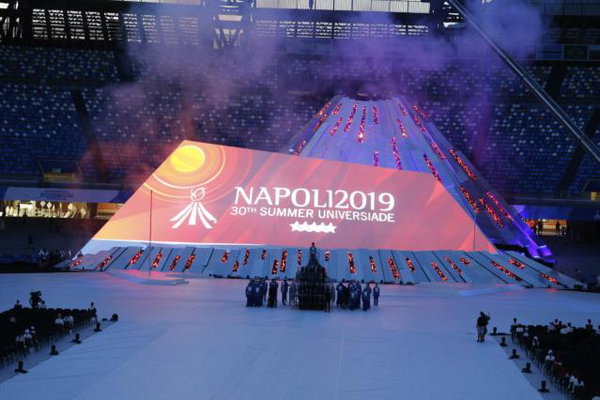 Universiadi 2019, i fischi a De Luca e De Magistris (ma anche alla Francia e all’inno) in eurovisione