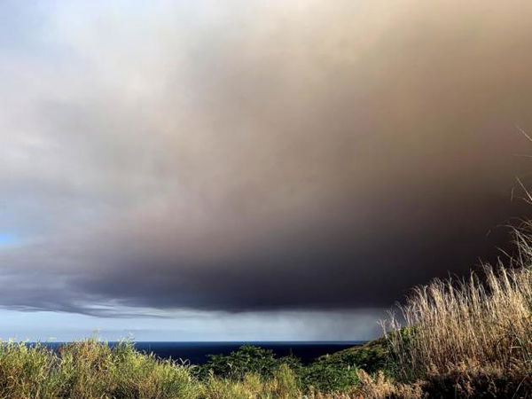 Da Uccio De Santis ai turisti stranieri: tutti i video dell’eruzione di Stromboli | VIDEO