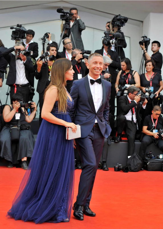 Venezia76, Gianluca Mech conquista il red carpet con Elvia Llauder