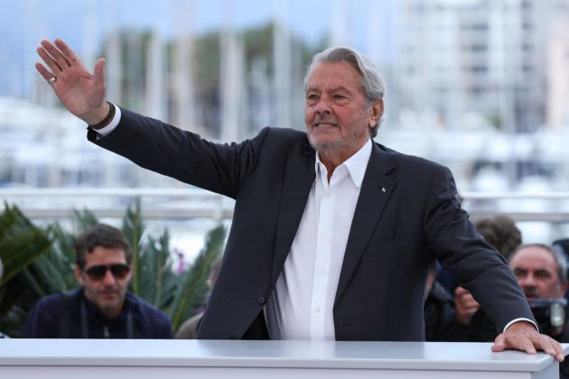 Alain Delon colpito da emorragia cerebrale: «Ma si sta riprendendo» article-post
