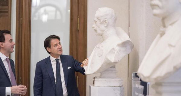 L’assist di Cencelli a Conte: «Sarà all’altezza con il mio Manuale»