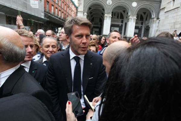 Emanuele Filiberto imita Salvini: «Gli italiani mi stanno chiamando»