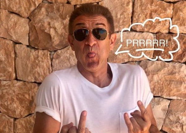 Incidente in auto per Ezio Greggio: stava fuggendo dai paparazzi