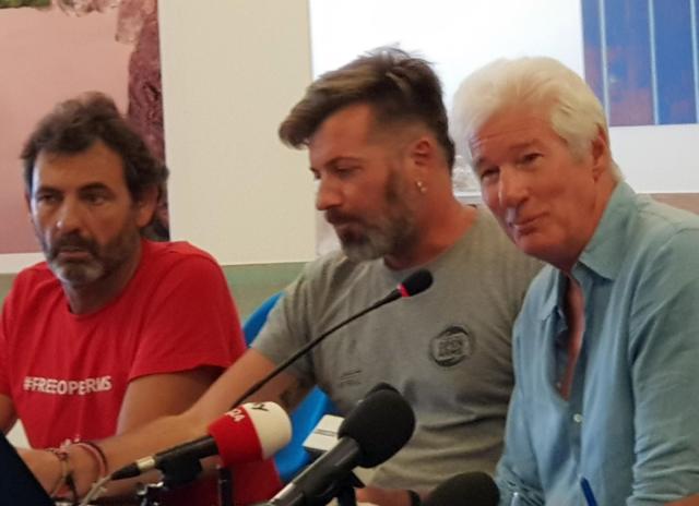 Richard Gere sui migranti a bordo della Open Arms: «Ho sentito storie orribili dalle donne» article-post