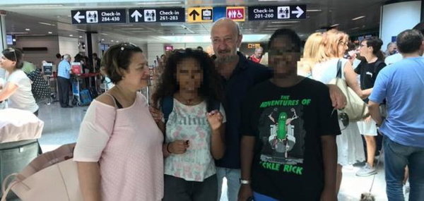 Insulti alla figlia dell’assessore di Ostia: «Neg*a di mer*a»