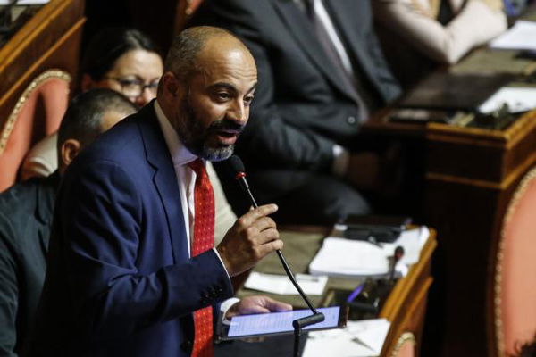 In caso di accordo M5S-Pd Paragone rinuncerebbe alla presidenza della Commissione banche