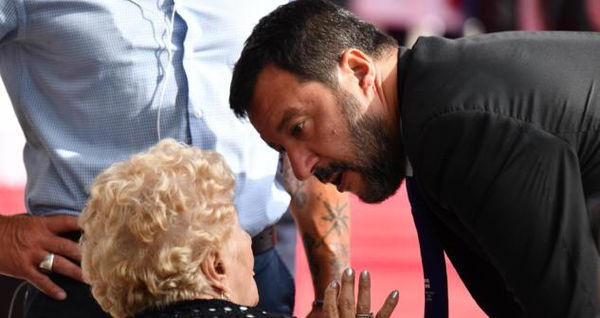 Nel giorno del ricordo del Ponte Morandi, Salvini va anche a La Spezia per il Beach Tour