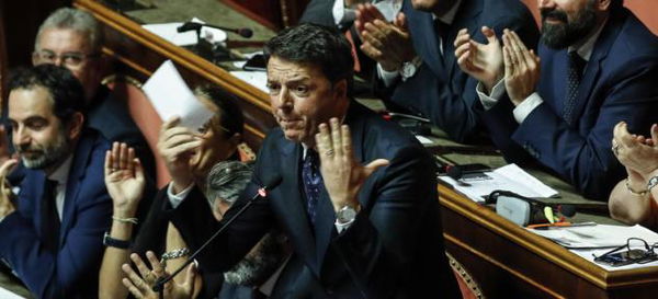 Quando Renzi rispondeva a Franceschini sull’alleanza Pd-M5S: «Ok, ma #SenzaDiMe»