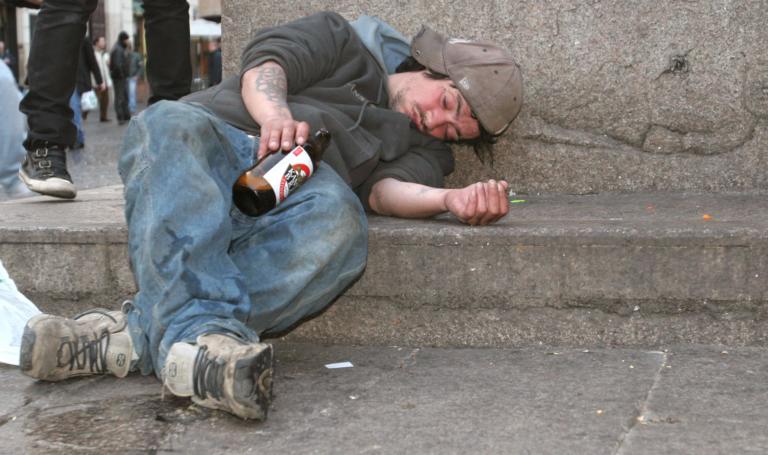 Roma, la denuncia di una 14enne tedesca: «Stuprata a Campo de’ Fiori»