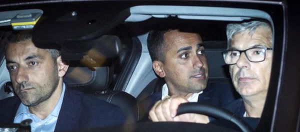 Il Pd accusa le ‘ambizioni personali’ di Luigi Di Maio. Il M5S replica: «Mai chiesto il Viminale»