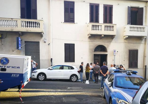 Pensava che la tabaccaia lo stesse truffando al Lotto. E lui la decapita