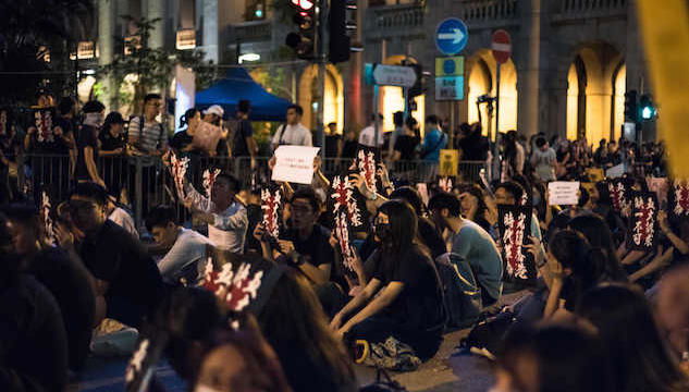 Twitter e Facebook contro la Cina: denunciati account falsi che screditano le proteste
