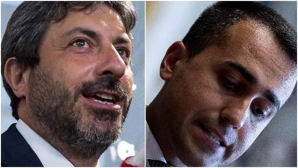 La solidarietà social (a richiesta) dei big del M5s a Luigi Di Maio