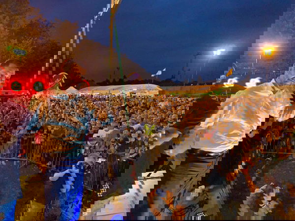 Matteo Salvini promette alla «fottutissima zingaraccia» di radere al suolo la sua casa