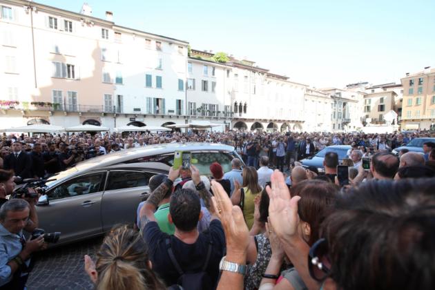 Funerali Nadia Toffa, il parroco: «Fai un’inchiesta sul Paradiso e dicci che è bellissimo» article-post