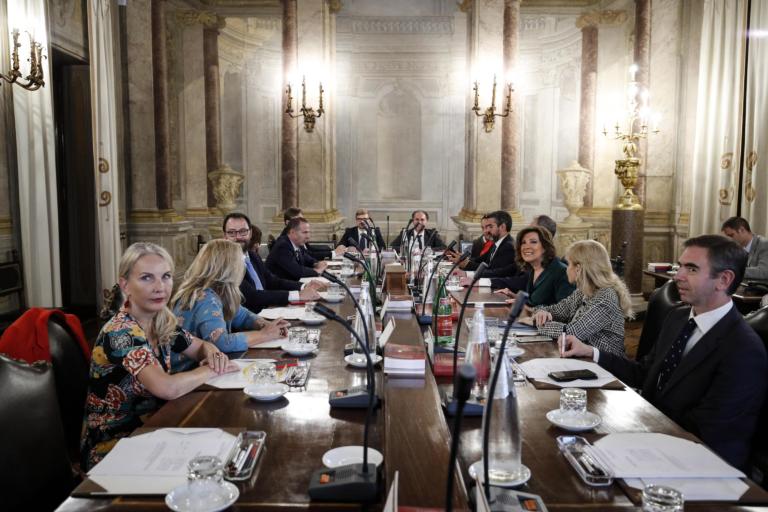 Caos dopo la capigruppo: «Si stanno creando le basi per un nuovo governicchio Conte»