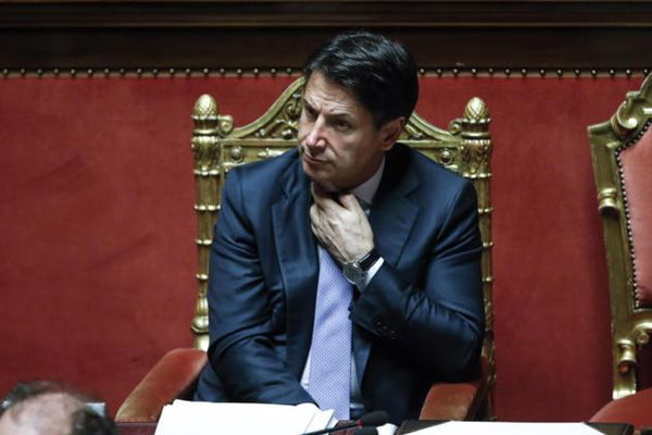 Giuseppe Conte ha detto che, privatamente, ha dovuto arginare gli strappi istituzionali di Salvini