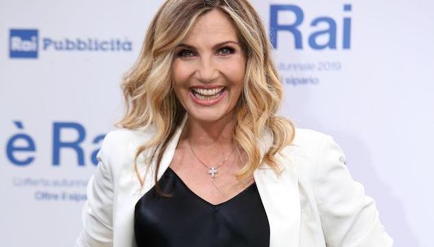 Lorella Cuccarini, il flop di "Grand Tour" che chiuderà in anticipo
