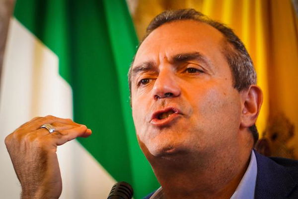 Luigi De Magistris si candida come prossimo premier