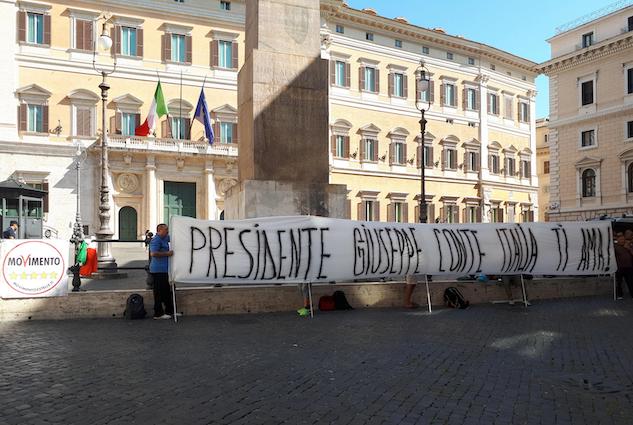 Quelli che amano Giuseppe Conte article-post