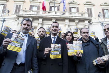 E quindi il taglio dei parlamentari previsto per domani? article-post