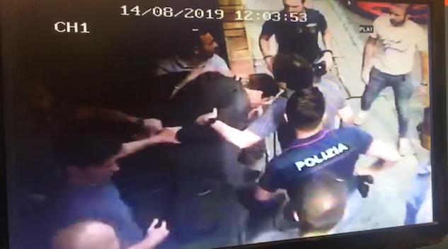 Torino, donna sequestrata in pieno centro: arrestati i rapitori dopo l’inseguimento article-post