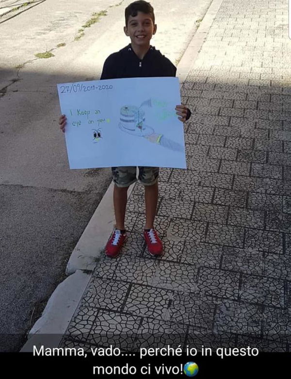 Potito, il 12enne che ha manifestato da solo: «Volevo dare il mio contributo»