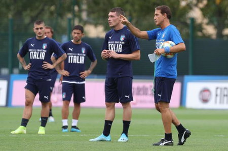 L’Italia fa una fatica assurda contro l’Armenia article-post