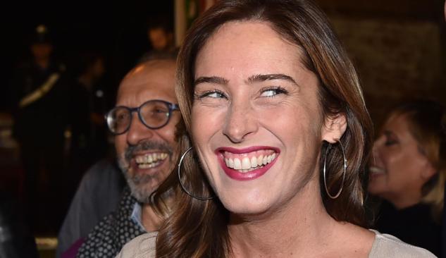 Maria Elena Boschi: «Ho votato la fiducia, ma da qui al matrimonio d’amore ce ne corre» article-post