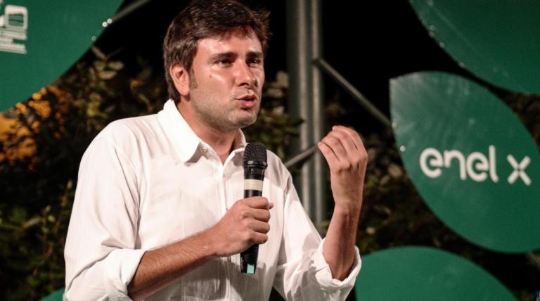 Ma Di Battista non doveva andare in India?