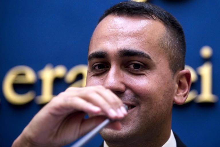 Di Maio ci spiega come farà il ministro degli Esteri (consigliato da Di Battista?)
