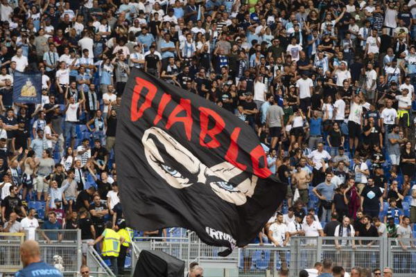 Stadio Italia, dove è consentito celebrare Diabolik e impedito il ricordo di Aldrovandi