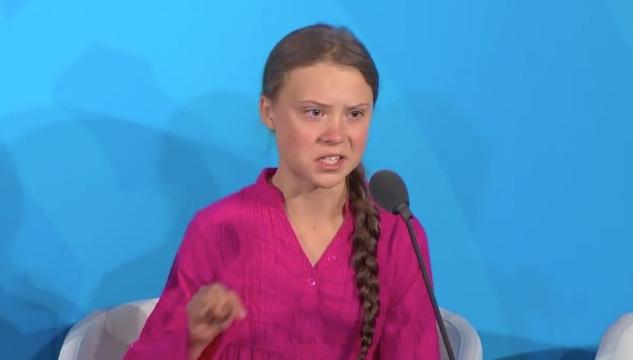 Greta Thunberg piange