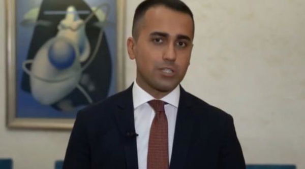 Di Maio rinuncia al ruolo di vicepremier, ma non orienta il voto su Rousseau