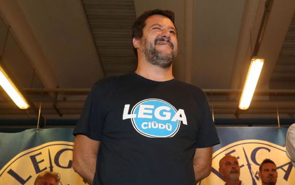 Matteo Salvini vuole mandare dei fiori a Emma Marrone