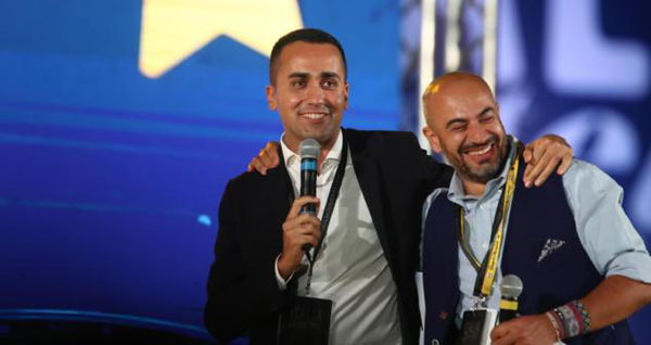 Paragone non lascia il M5S: «Ma si è esaurito il rispetto verso colleghi e piattaforma Rousseau»