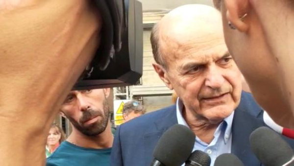 Bersani si arrabbia con la giornalista che lo definisce «Esperto in scissioni» | VIDEO