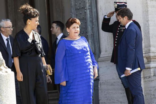 Teresa Bellanova risponde a Capezzone con il giudizio di Enzo Miccio